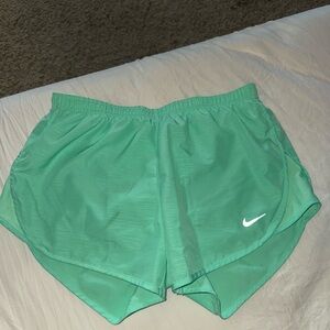 Nike Green Athletic Shorts Lightweight Performance